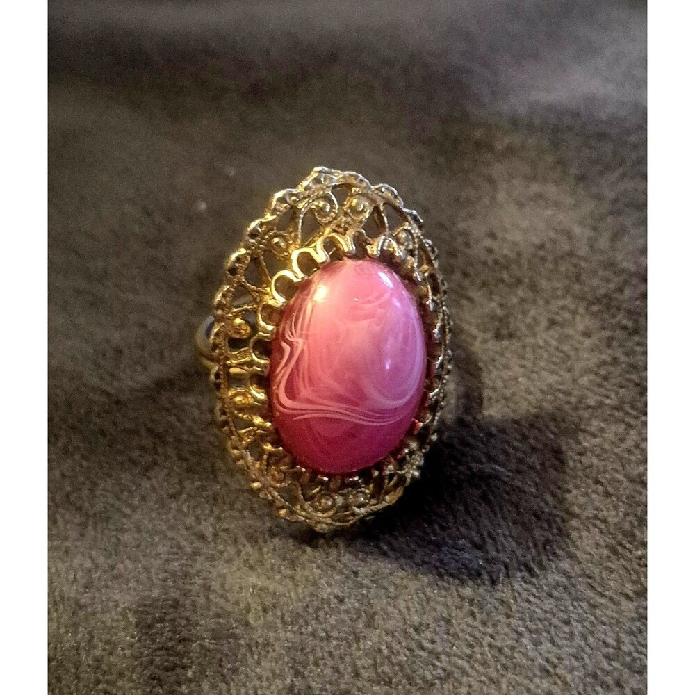 Vtg 1970s Ornate Filigree Cocktail Ring  Pink Swirl Cabochon - Adjustable 7.5